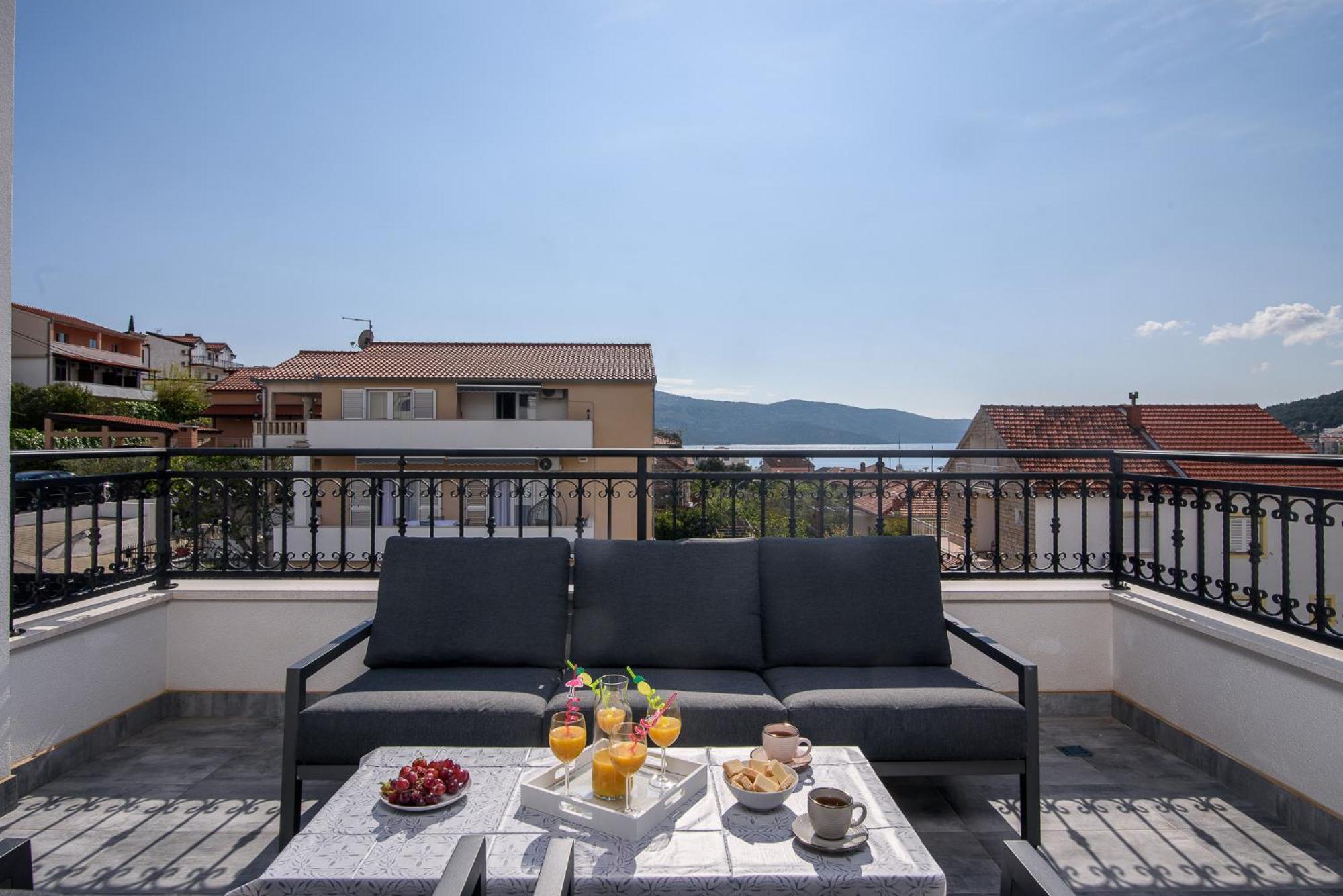 Villa Barbara & Zoran With Free Parking And Heated Swimming Pool Seget Vranjica Buitenkant foto