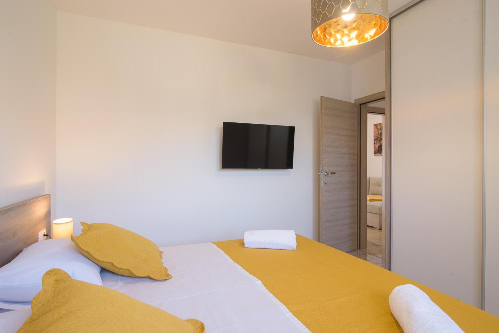 Villa Barbara & Zoran With Free Parking And Heated Swimming Pool Seget Vranjica Buitenkant foto